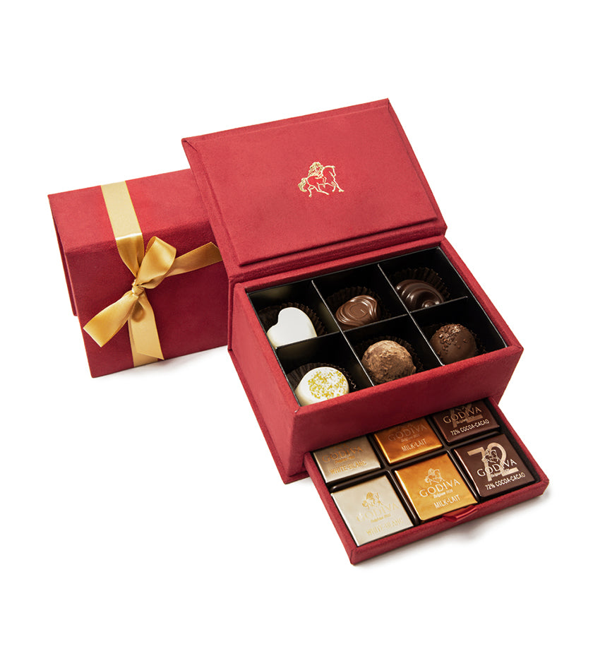 Luxury velvet box with assorted GODIVA milk, dark, and white chocolates – 6 pralines & 12 Carrés
