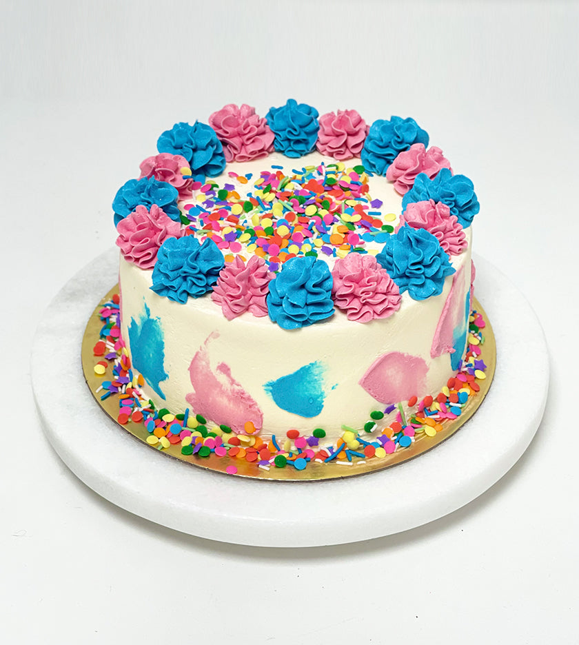 Gender Reveal Cake by Pastel Cakes