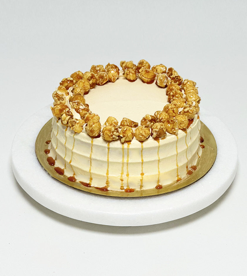 Salted caramel cake by pastel cakes