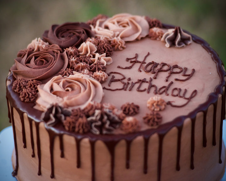 Classic Birthday Cakes in Dubai | 800 Flower
