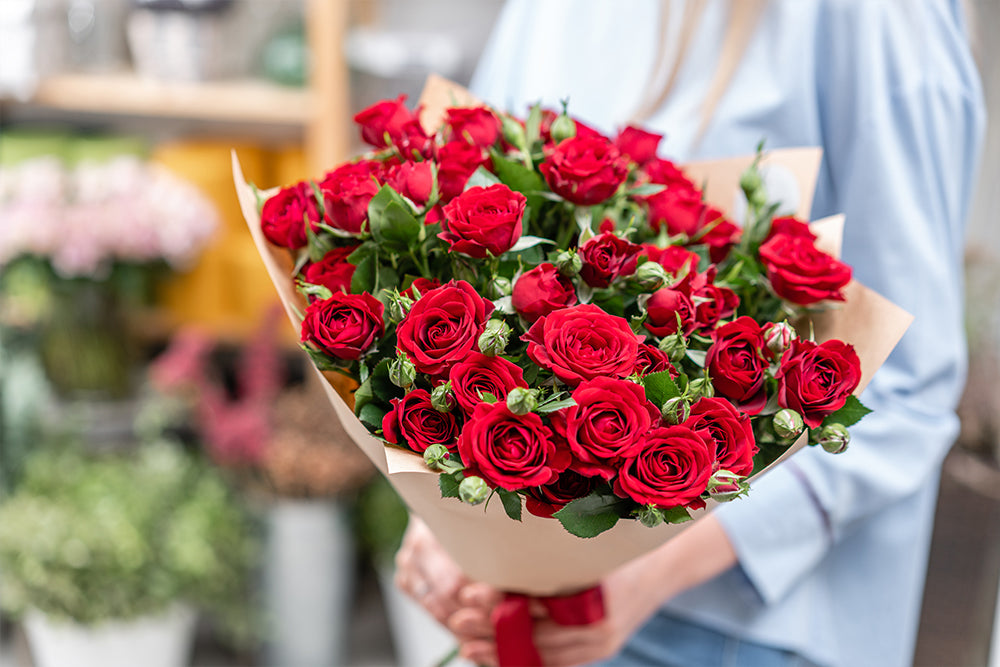 Eternal Romance: Captivating Red Rose Bouquets