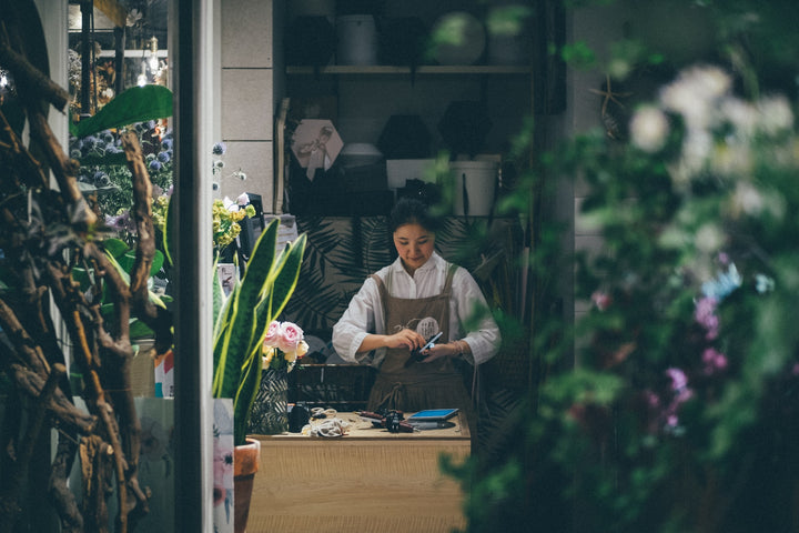 Tips from a Florist for taking the perfect flower photo - 800 Flower Dubai