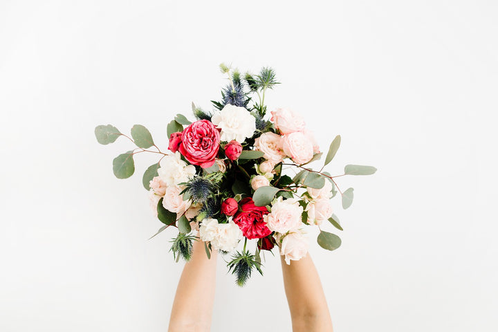 Why Not Show Mom Your Love with a Bunch of Red Roses This Mother's Day | 800 Flower