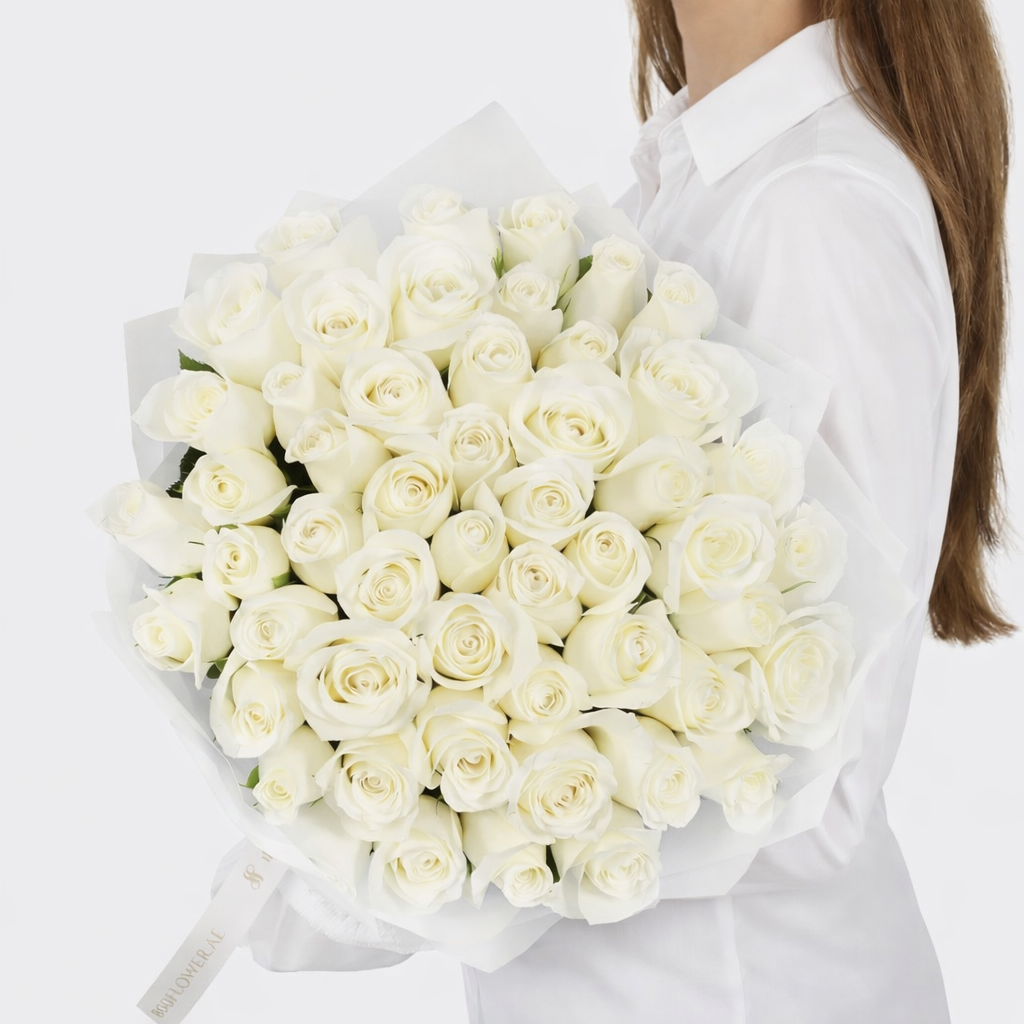 50 وردة بيضاء