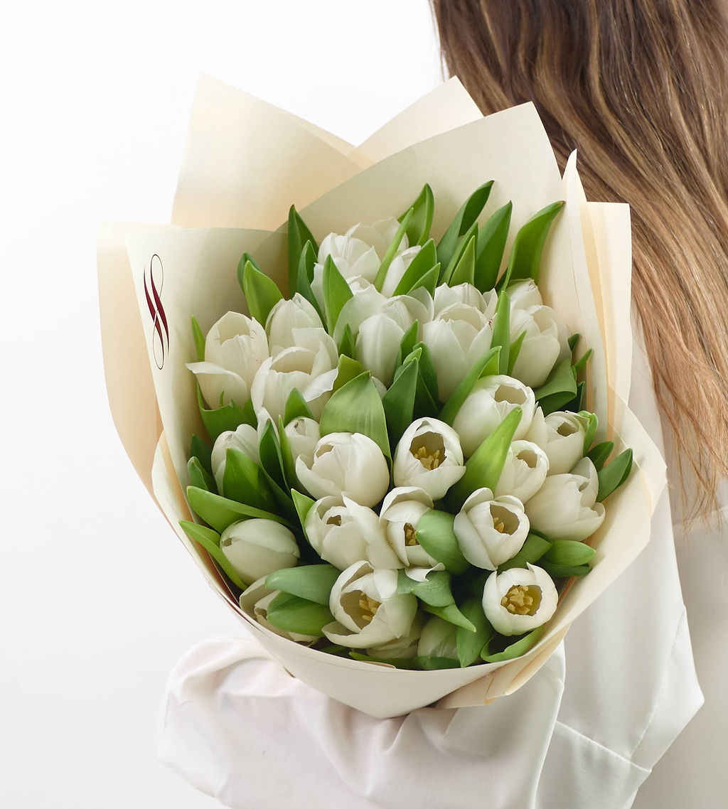 20 White Tulips