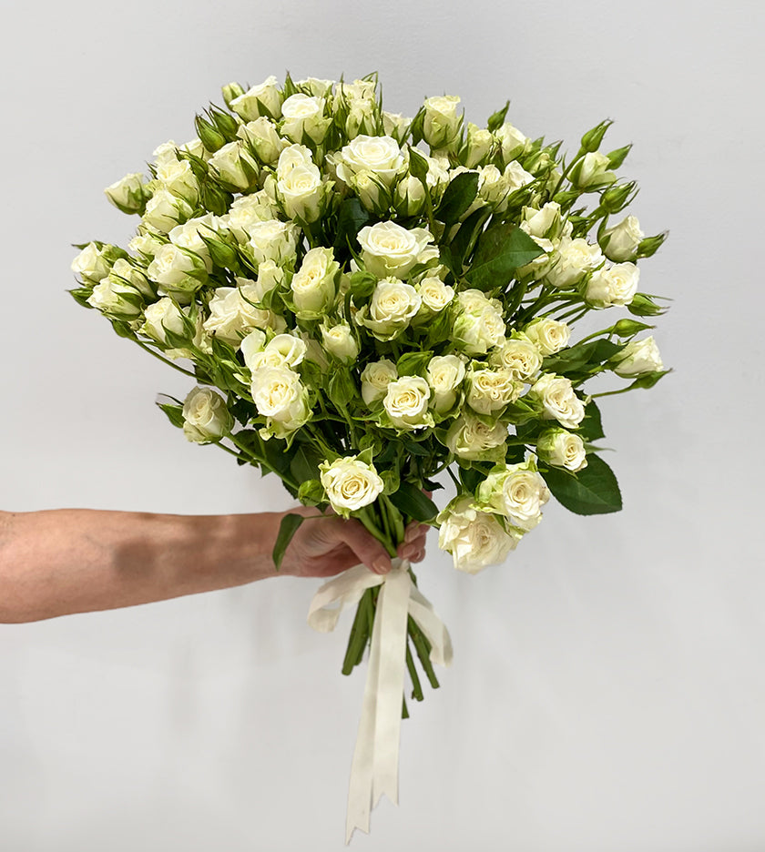 Snow Flake Spray Rose Bouquet