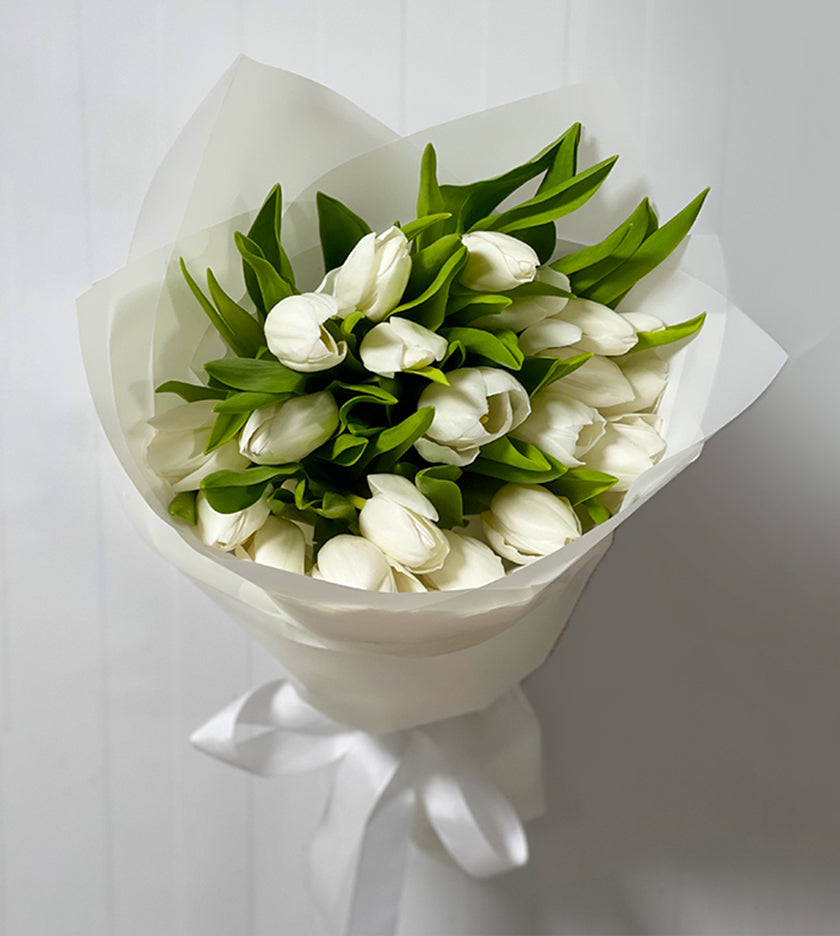 20 White Tulips Bouquet